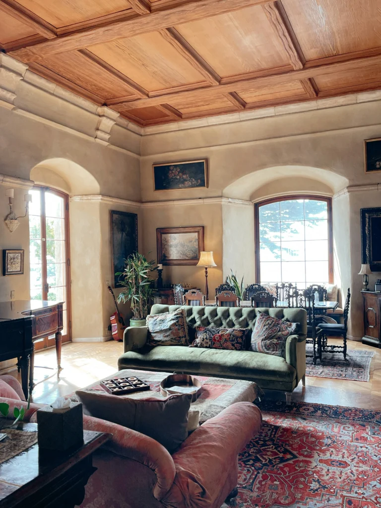 Chic Home Decor Trends That Define Modern Elegance