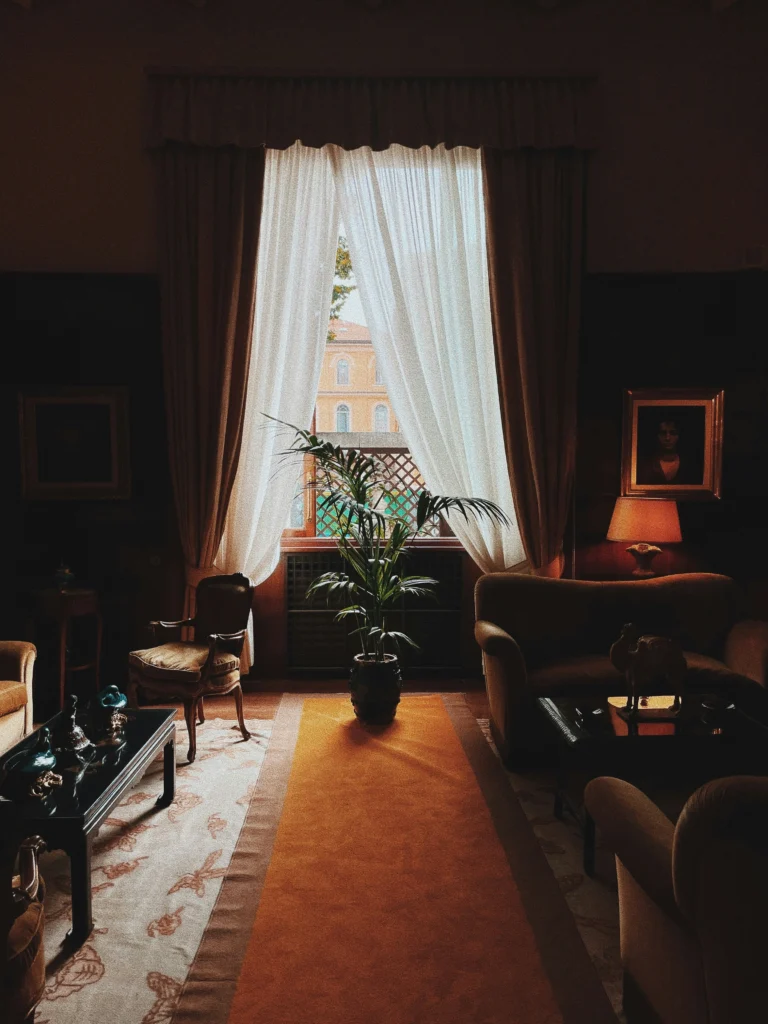 Modern Home Decor That Blends Comfort and Sophistication