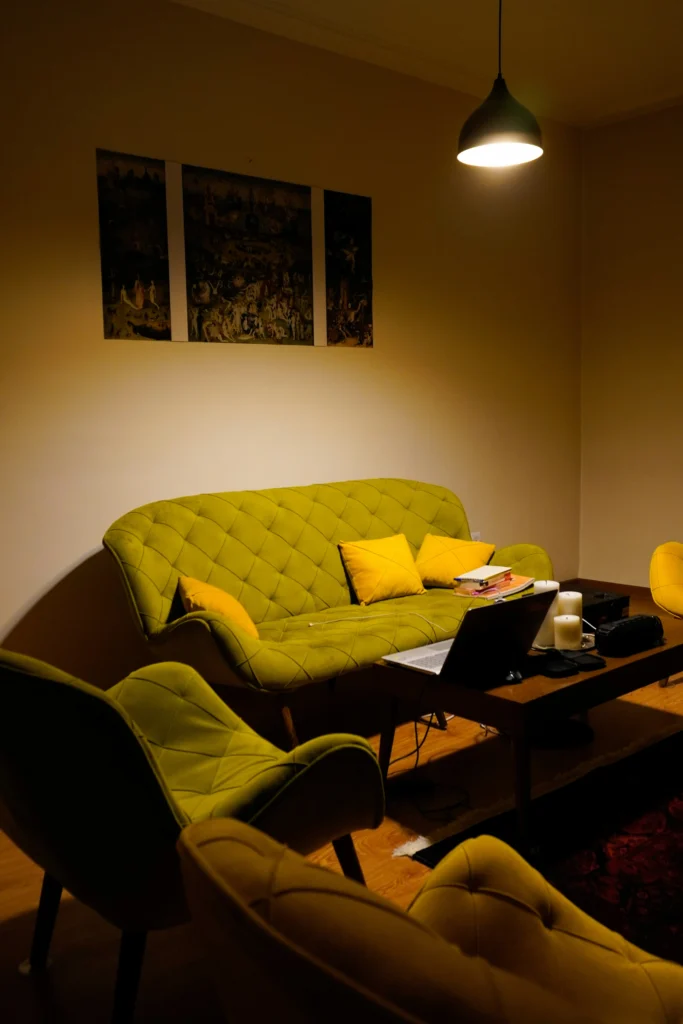 Cozy Home Decor Ideas for a Warm and Relaxing Atmosphere