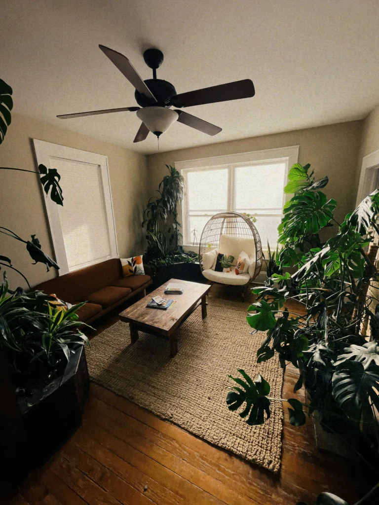 Chic Home Decorating Tips That Elevate Modern Interiors