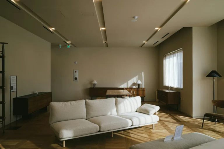 Effortless Chic Home Design Tips for Stylish and Modern Interiors