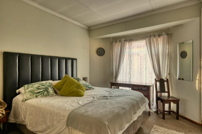 10 Stunning Bedrooms and the Simple Secrets to Recreate Them