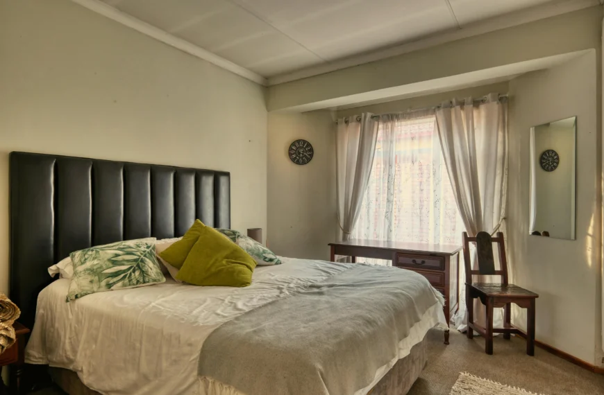 10 Stunning Bedrooms and the Simple Secrets to Recreate Them