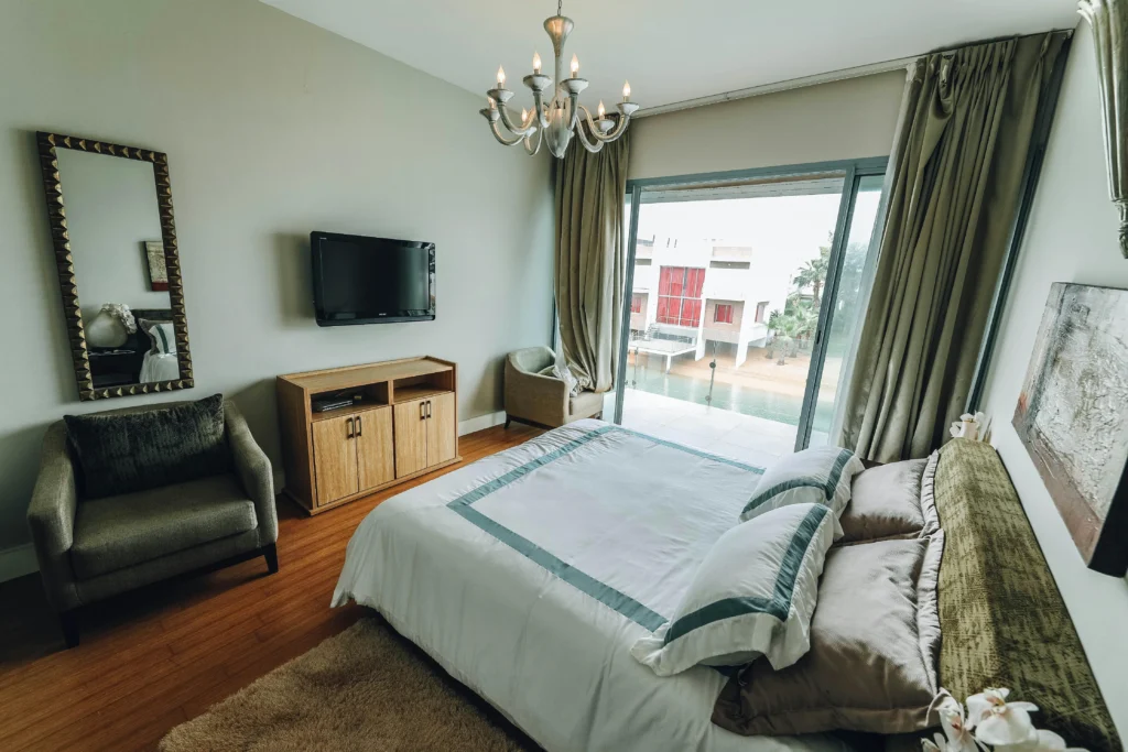 How to Design a Bedroom You'll Never Want to Leave (10 Must-See Styles)