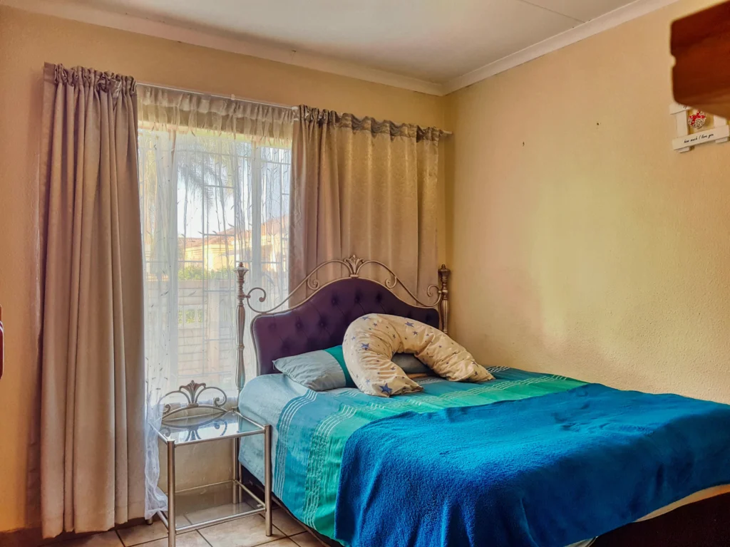 10 Stunning Bedrooms and the Simple Secrets to Recreate Them