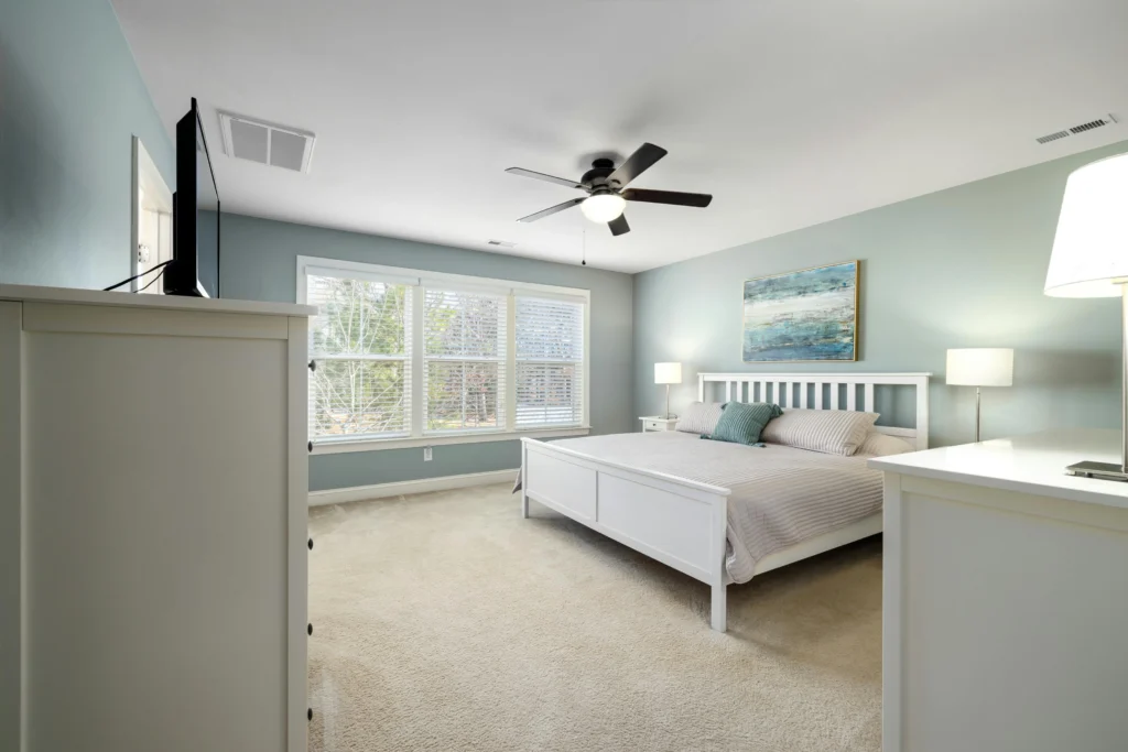 Chic Bedroom Inspiration Warm, Calm & Modern Vibes