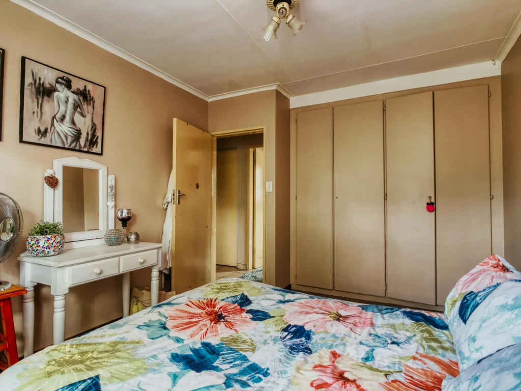 10 Stunning Bedrooms and the Simple Secrets to Recreate Them