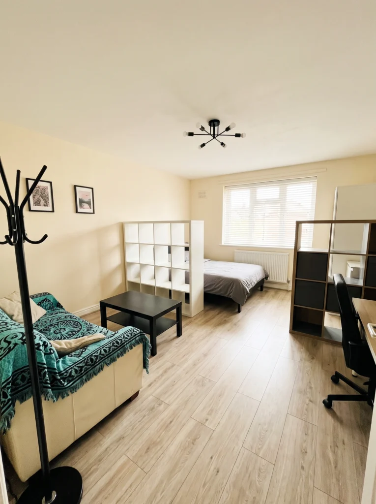 Studio Apartment Ideas for Creatives Who Need a Work Zone